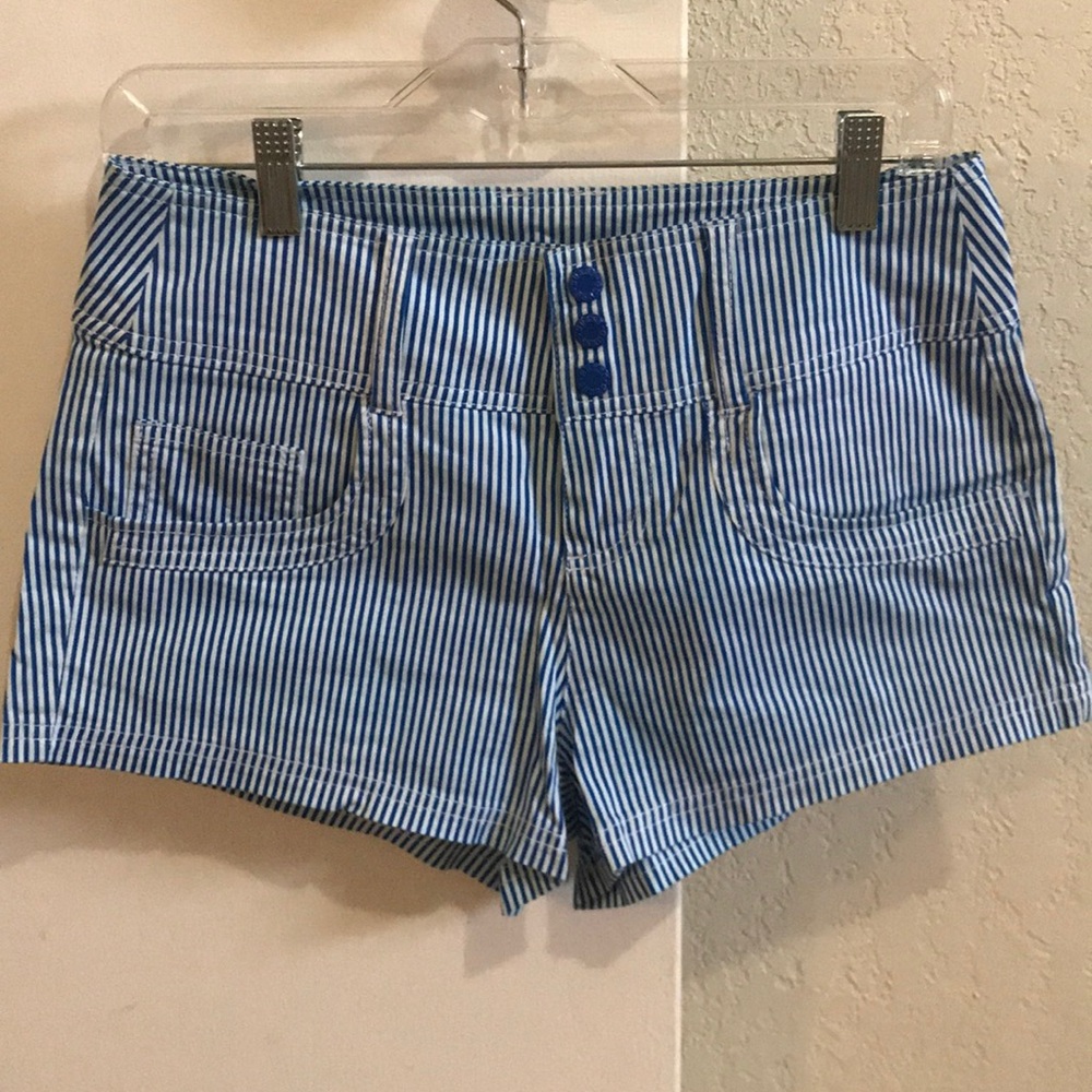 GUESS high shorts❤️